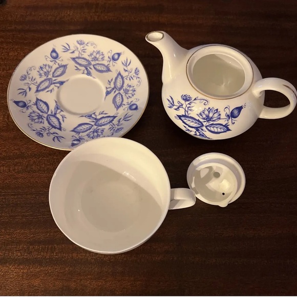 Vintage Bone China Tea for One by Artfil - Picture 6 of 7